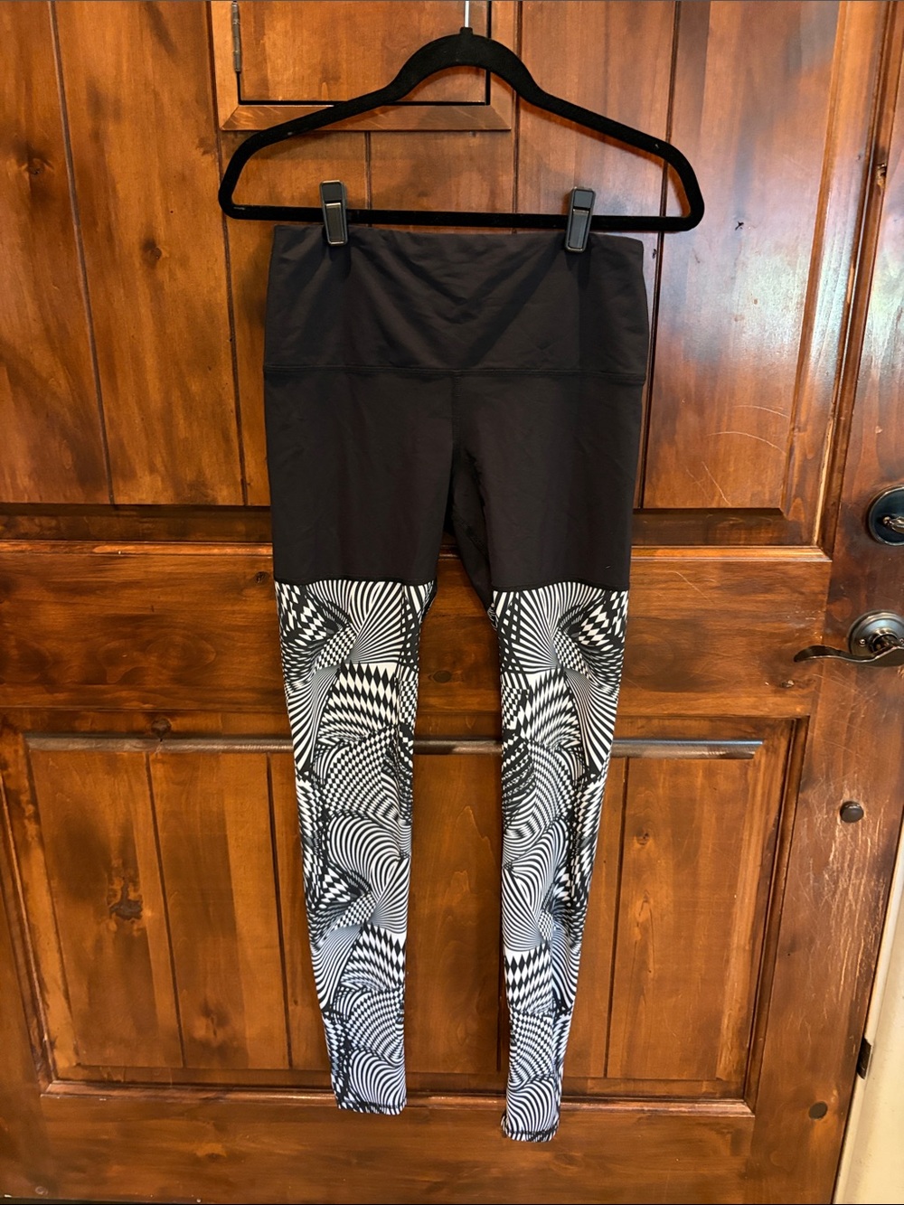 🔲 Yoga Democracy Black & White Geometric Print Active Leggings